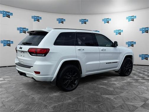 2022 Jeep Grand Cherokee Laredo