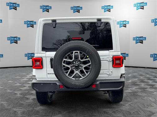 2026 Jeep Wrangler 4-Door Sahara 4x4