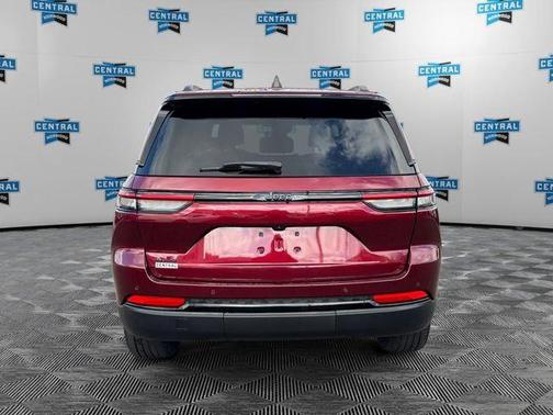 Velvet Red Pearlcoat 2023 Jeep Grand Cherokee Altitude