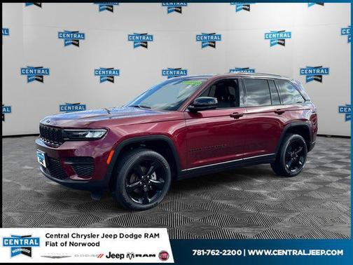 Velvet Red Pearlcoat 2023 Jeep Grand Cherokee Altitude