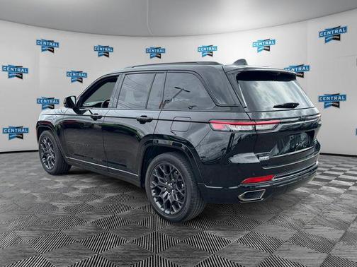 2024 Jeep Grand Cherokee Summit
