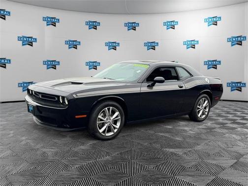 2022 Dodge Challenger SXT