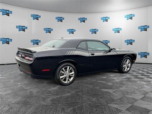 2022 Dodge Challenger SXT