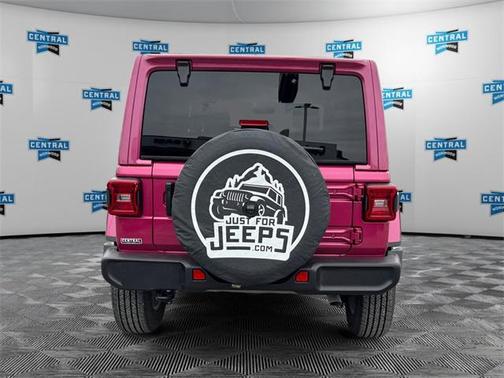 2024 Jeep Wrangler 4-Door Sahara 4x4