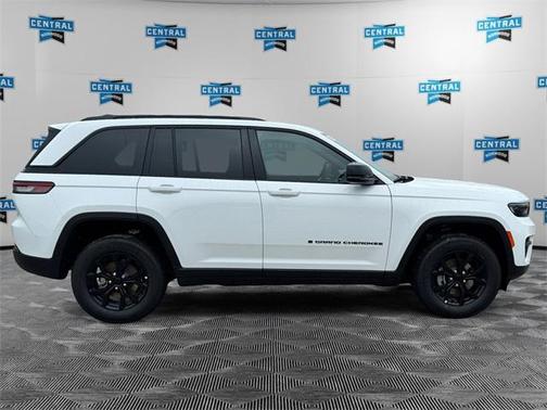 2025 Jeep Grand Cherokee Altitude