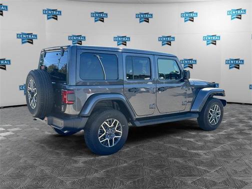 2025 Jeep Wrangler 4-Door Sahara 4x4