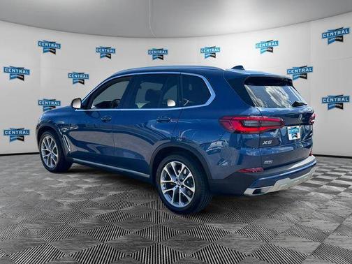 Phytonic Blue Metallic 2022 BMW X5 xDrive40i