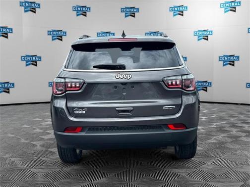 2022 Jeep Compass Latitude Lux