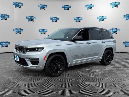 2022 Jeep Grand Cherokee Summit
