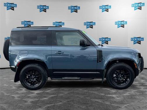 2025 Land Rover Defender 90 P400 X-Dynamic SE