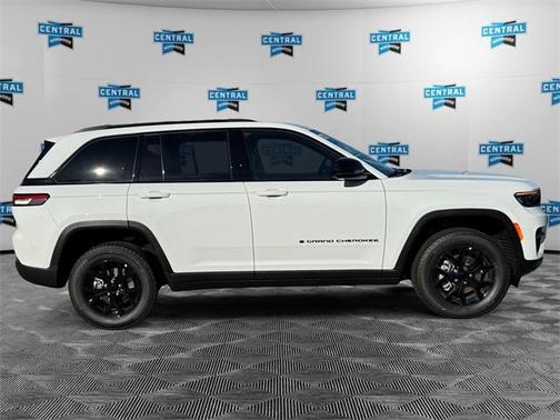 2025 Jeep Grand Cherokee Altitude