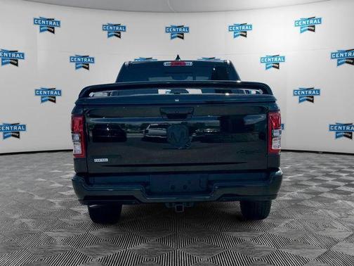 Diamond Black Crystal Pearlcoat 2023 RAM 1500 Big Horn/Lone Star
