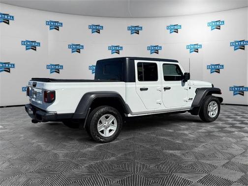 2022 Jeep Gladiator Sport S
