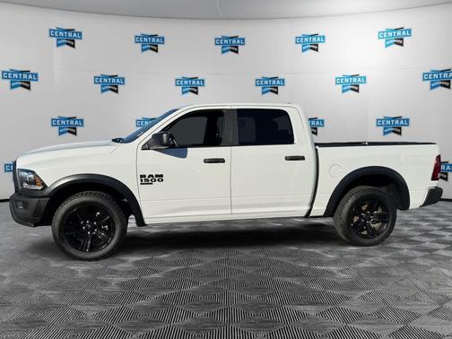 2024 RAM 1500 Classic Warlock Crew Cab 4x4 5'7' Box