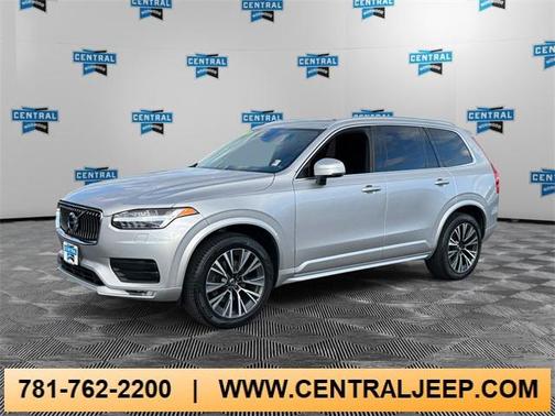 2022 Volvo XC90 T5 Momentum