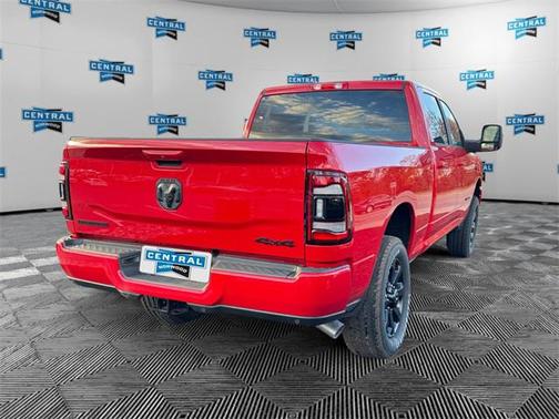 2024 RAM 2500 Big Horn Crew Cab 4x4 6'4' Box