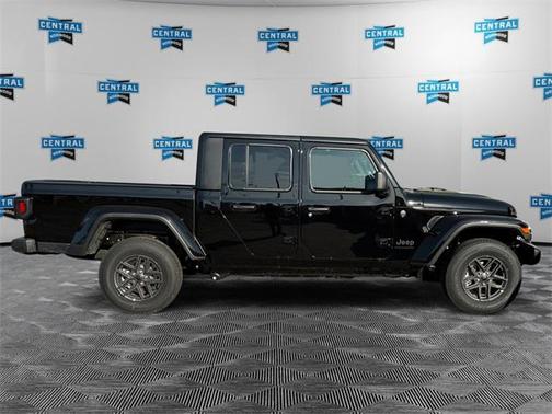 2025 Jeep Gladiator Sport S