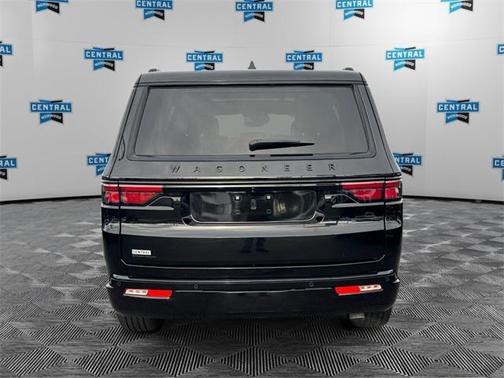 2023 Jeep Wagoneer Series II Carbide 4x4