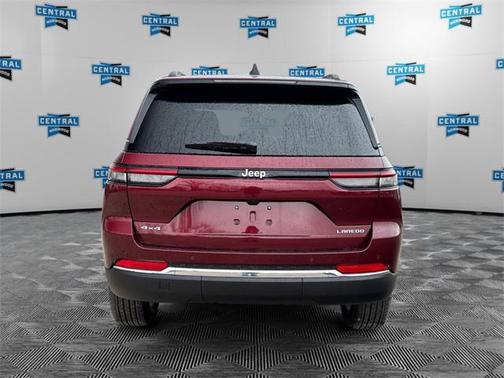 2025 Jeep Grand Cherokee Laredo