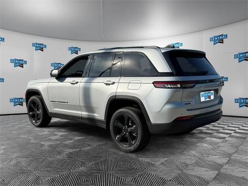 2025 Jeep Grand Cherokee Altitude