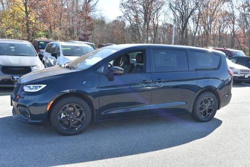 2023 Chrysler Pacifica Hybrid Limited