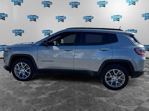 2023 Jeep Compass Latitude Lux