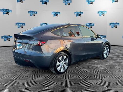 2023 Tesla Model Y Long Range Dual Motor All-Wheel Drive