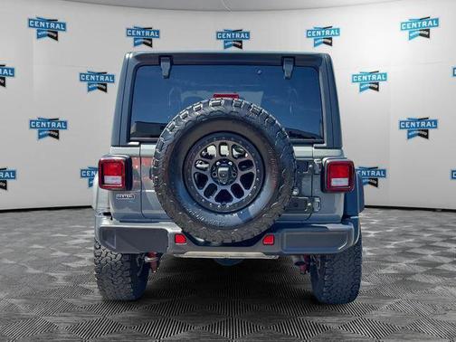 Sting-Gray Clearcoat 2023 Jeep Wrangler Willys