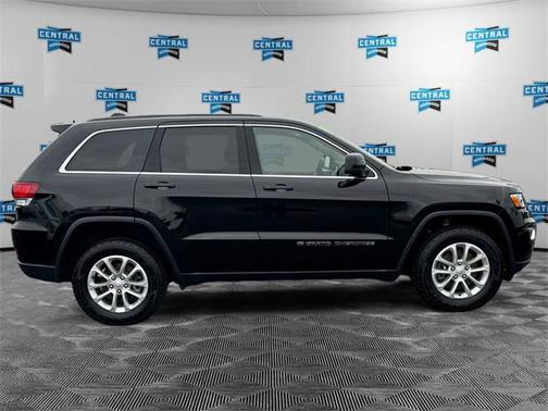 2022 Jeep Grand Cherokee Laredo