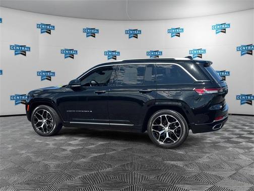 2022 Jeep Grand Cherokee Summit