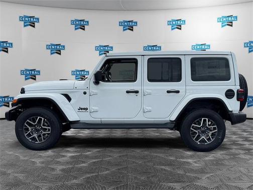 2025 Jeep Wrangler 4-Door Sahara 4x4