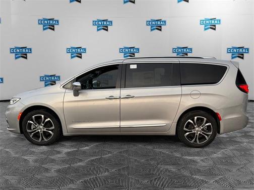 2024 Chrysler Pacifica L