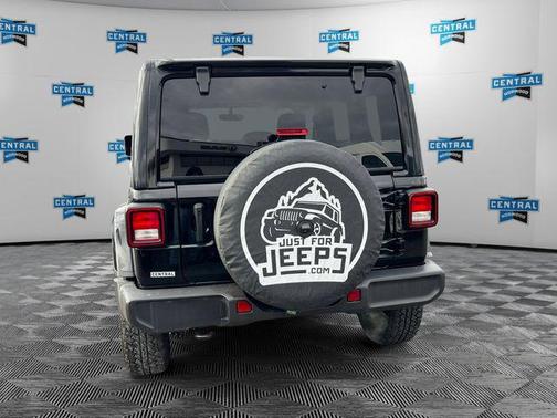 2021 Jeep Wrangler Unlimited Sahara