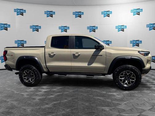 Sand Dune Metallic 2024 Chevrolet Colorado ZR2