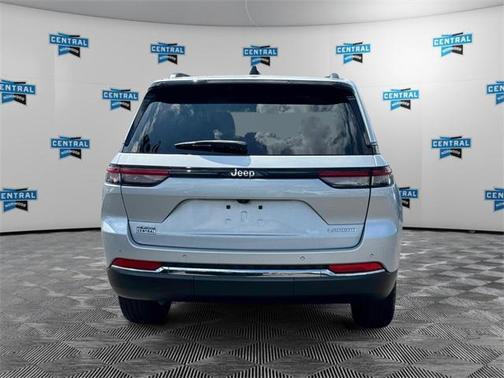 2023 Jeep Grand Cherokee Laredo