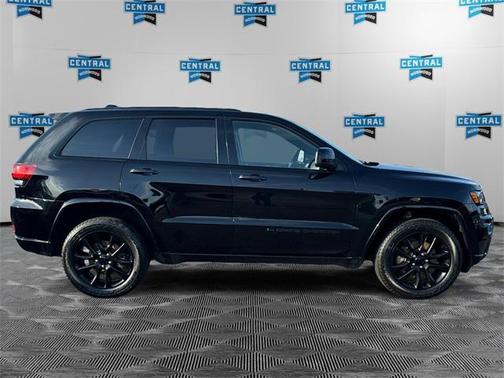 2022 Jeep Grand Cherokee Laredo