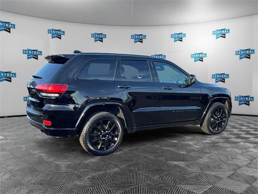 2022 Jeep Grand Cherokee Laredo