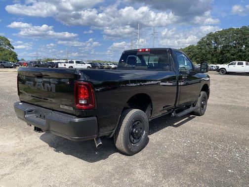 Diamond Black Crystal Pearlcoat 2026 RAM 2500 Tradesman Regular Cab 4x4 8' Box
