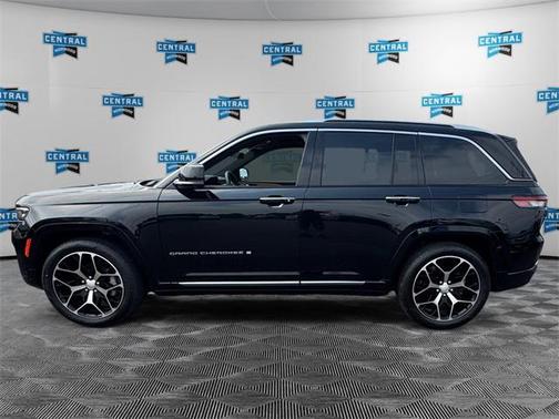 2022 Jeep Grand Cherokee Summit