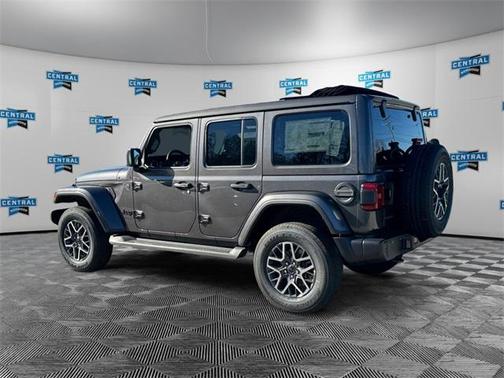 2026 Jeep Wrangler 4-Door Sahara 4x4
