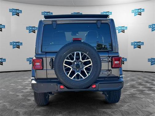 2026 Jeep Wrangler 4-Door Sahara 4x4