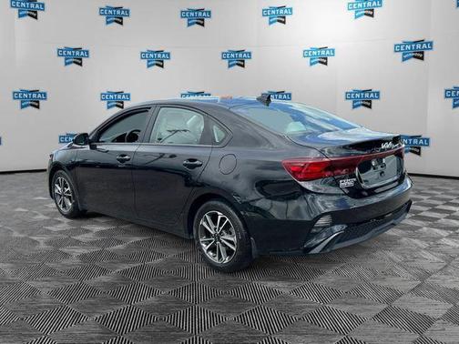 Aurora Black 2023 Kia Forte LXS