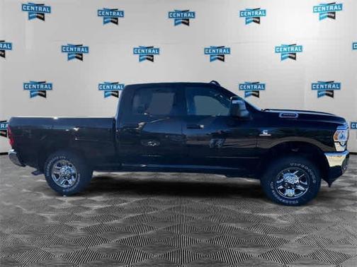 2024 RAM 3500 Tradesman Crew Cab 4x4 6'4' Box