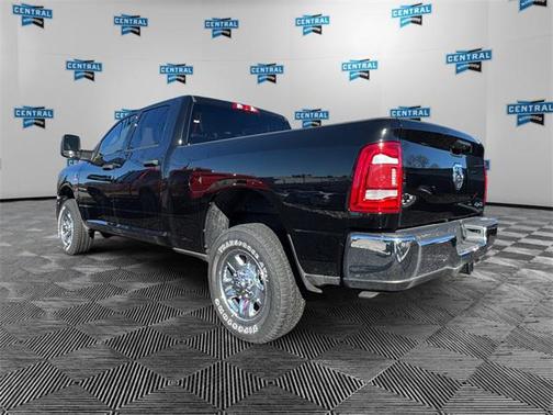2024 RAM 3500 Tradesman Crew Cab 4x4 6'4' Box