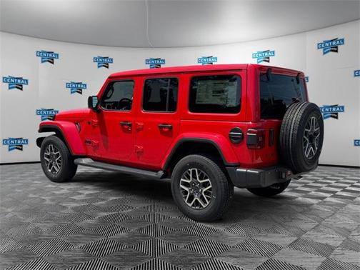 2025 Jeep Wrangler 4-Door Sahara 4x4