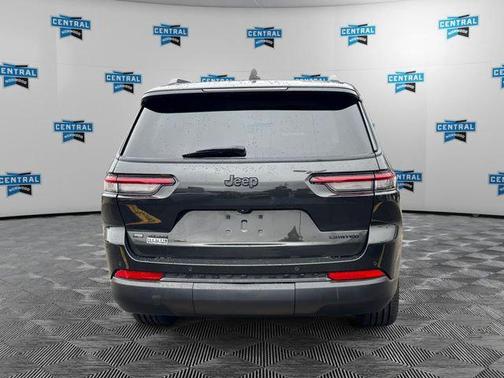Rocky Mountain Pearlcoat 2023 Jeep Grand Cherokee L Limited