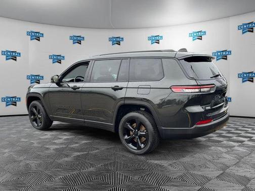 Rocky Mountain Pearlcoat 2023 Jeep Grand Cherokee L Limited