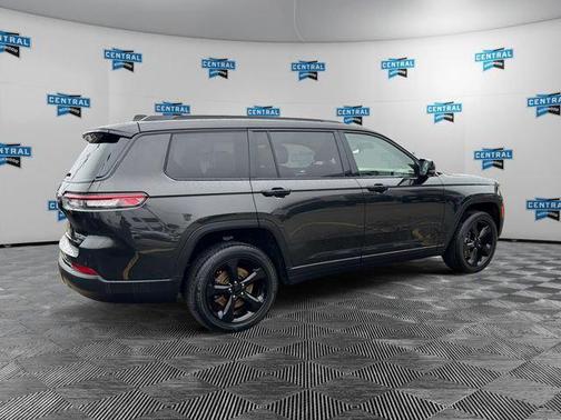 Rocky Mountain Pearlcoat 2023 Jeep Grand Cherokee L Limited