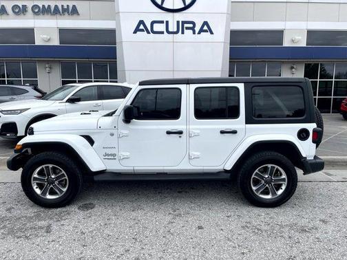 Bright White Clearcoat 2018 Jeep Wrangler Unlimited Sahara
