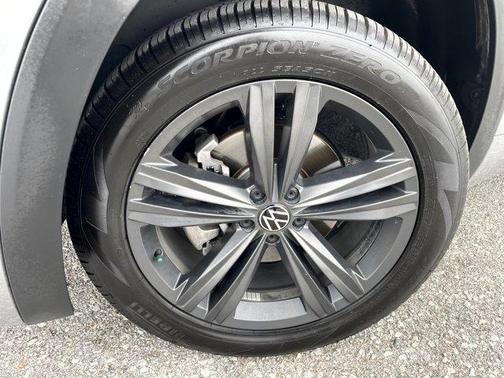 2021 Volkswagen Atlas 3.6 SE w/ Technology R-Line